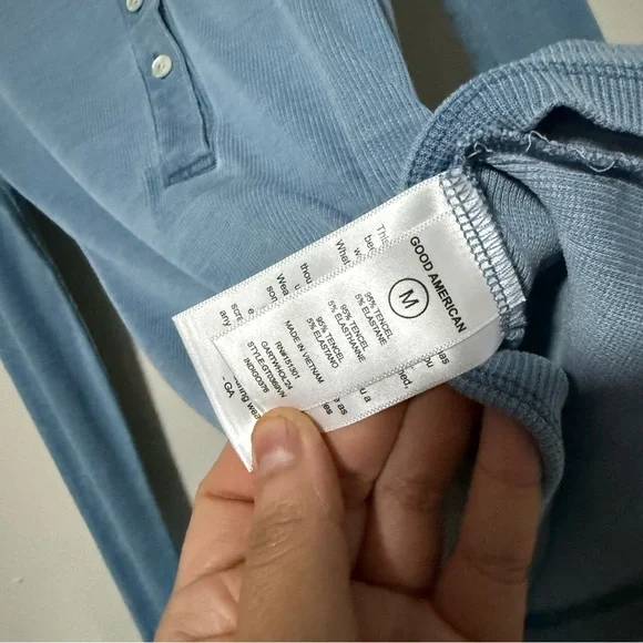 Good American Jeanius Fitted Henley Indigo376 Size Medium Long Sleeve - Picture 8 of 10